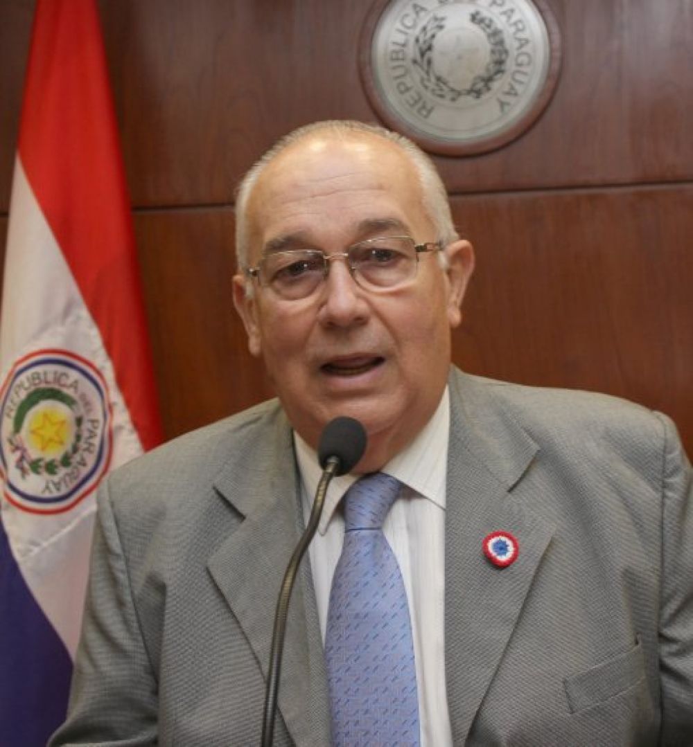 Denuncian por enriquecimiento y tráfico de influencias a Bajac