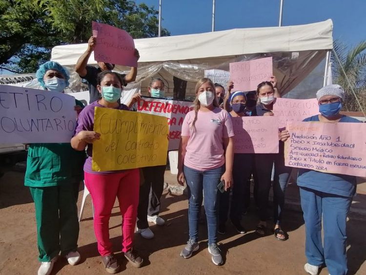 Funcionarios del Hospital de Clínicas levantan huelga tras 9 días de movilizaciones