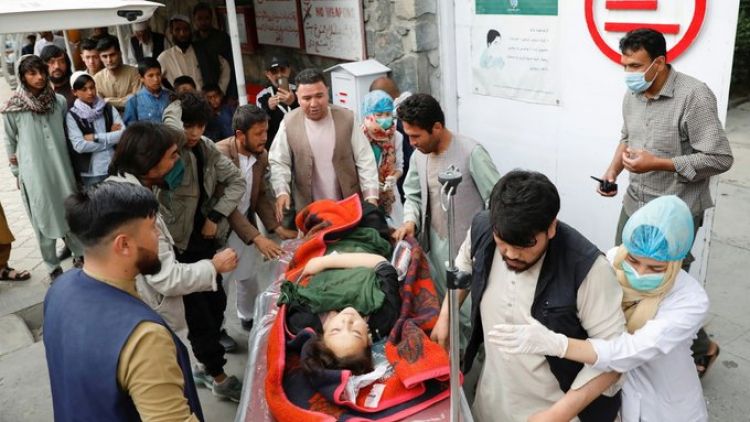 Al menos 55 muertos y 150 heridos tras explosiones en una escuela para niñas como objetivo en Kabul