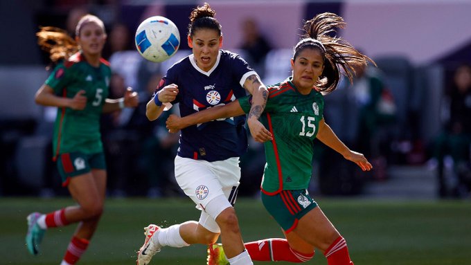 La Albirroja cae de pie ante México
