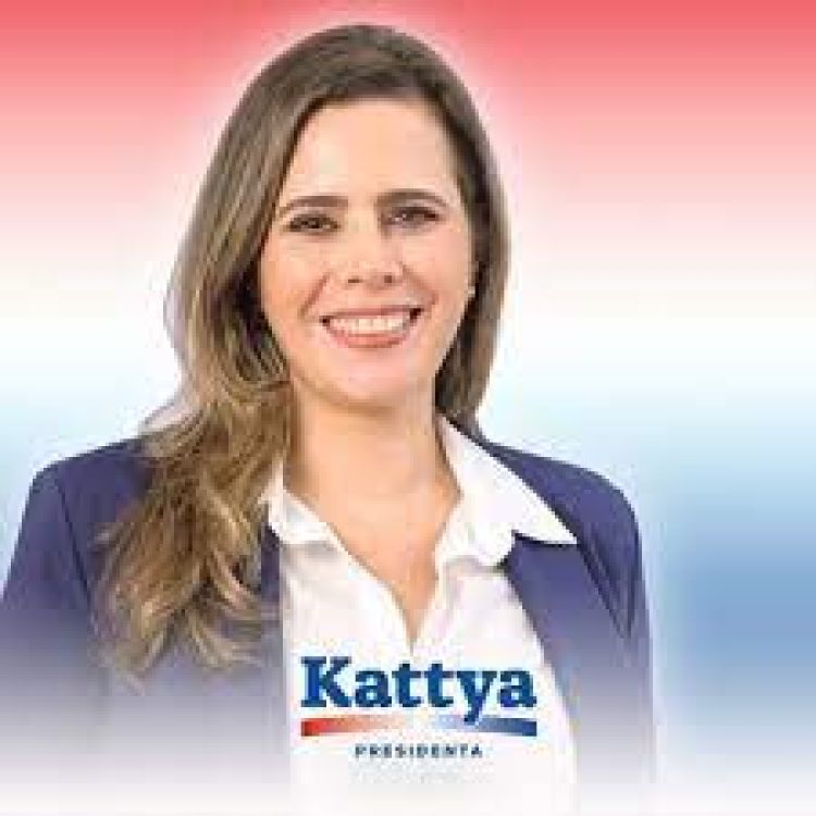 Kattya González descabalga de su candidatura a la Presidencia y apunta al Senado