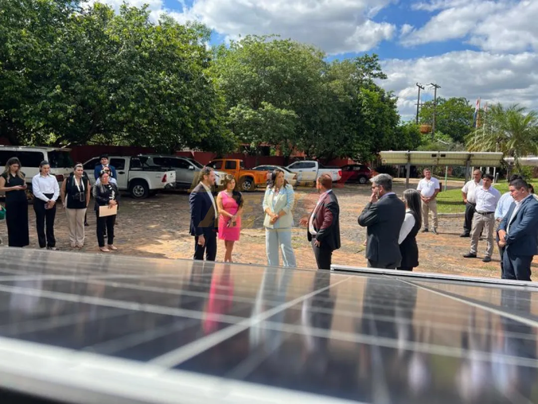 MOPC impulsa diversificación energética con inauguración de su propia planta solar