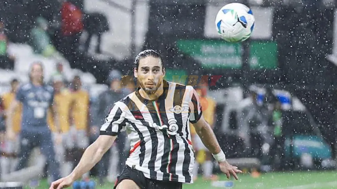 Martín Cáceres acuerda salida