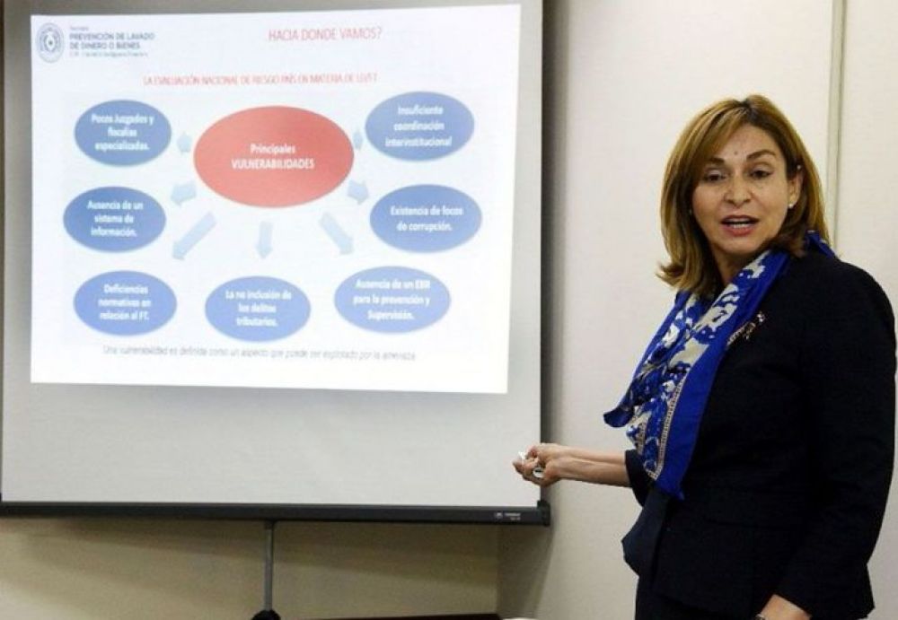 Renuncia la ministra de la Seprelad y madre de José Rodríguez González
