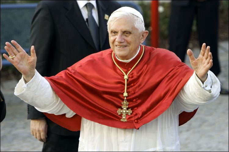 El papa Benedicto XVI celebra su 93 cumpleaños sin visitas por coronavirus