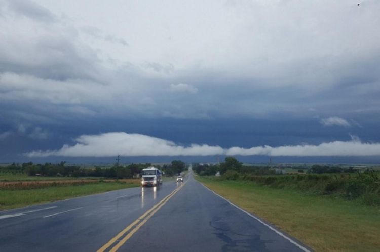 Viernes con tormentas y ráfagas de viento de hasta 100 km/h