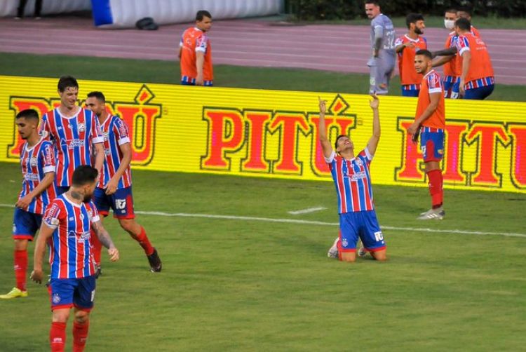 scar Ruiz debut con gol y le dio la clasificacin al Bahia