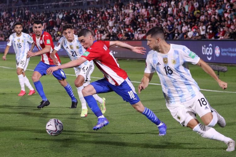 ¿Cómo quedó la Albirroja en la tabla de posiciones tras el empate ante Argentina?