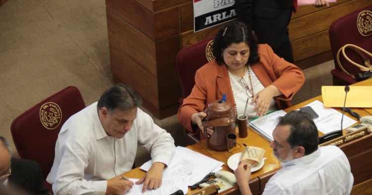 Este domingo, la izquierda elegirá entre Esperanza Martínez y Sixto Pereira
