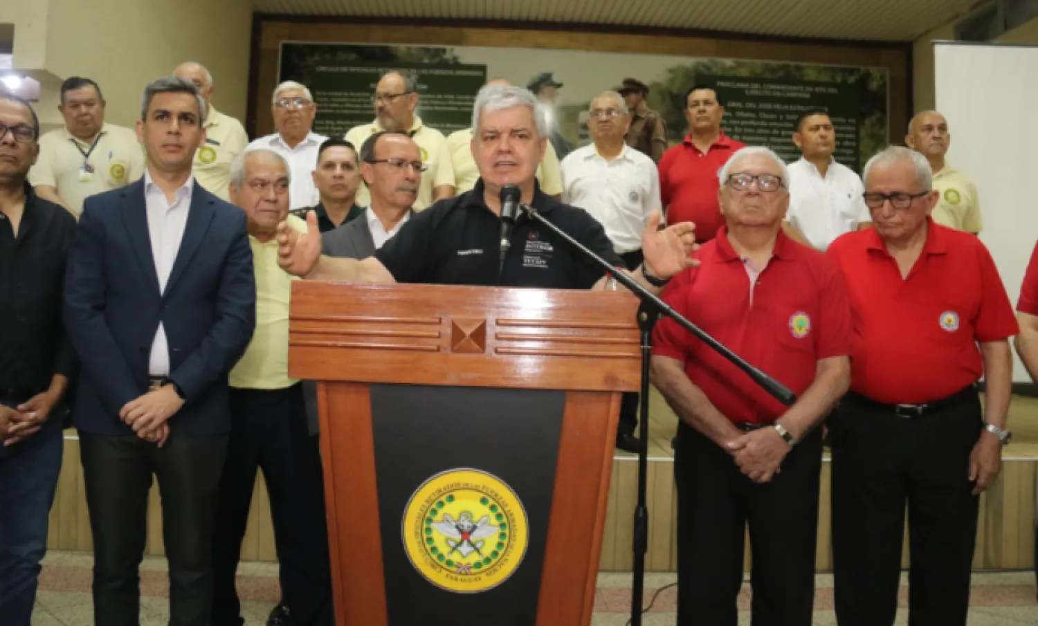 Jubilados de Fuerzas Públicas analizan reforma de la caja con Ejecutivo y temen perder sus beneficios