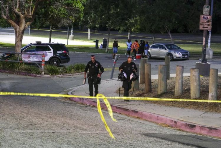 Al menos dos muertos y cinco heridos tras un tiroteo en un parque de Los Ángeles