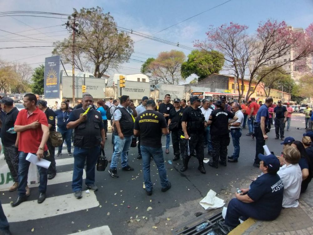 Guardiacárceles van a huelga general desde octubre