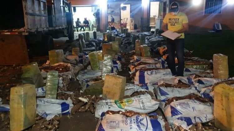 Incautan una tonelada de marihuana disfrazada de mandioca