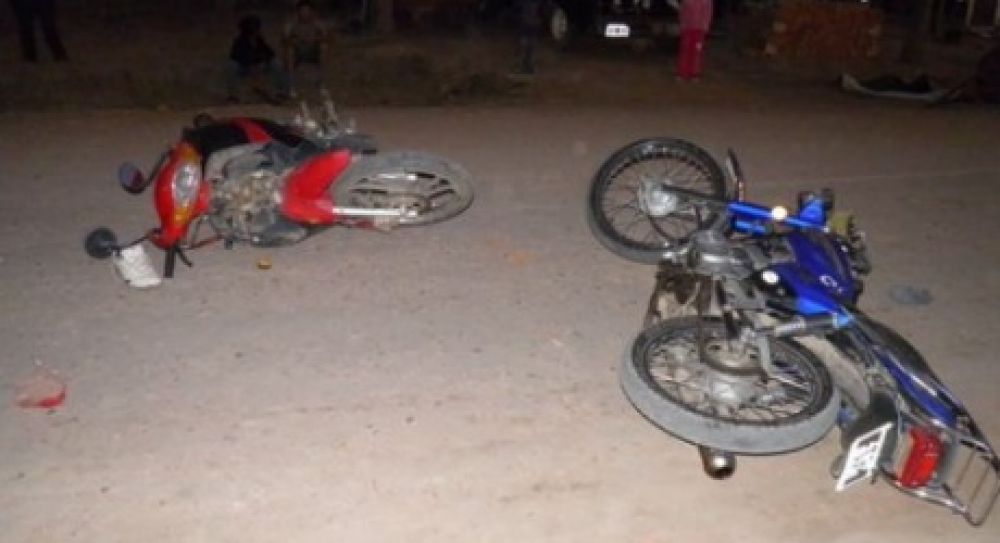 San Ignacio: Jóvenes mueren en un accidente frontal de motos