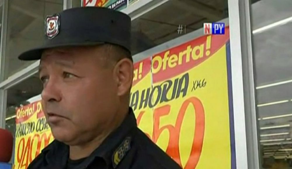 Asalto tipo comando a sucursal bancaria en Limpio