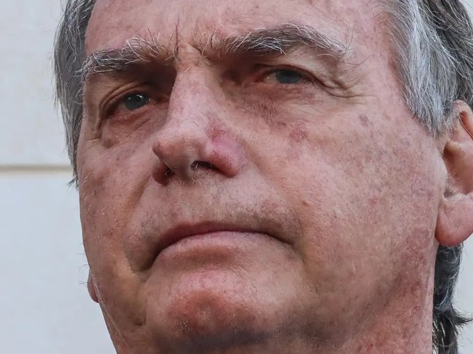Jair Bolsonaro es objetivo de la Policía Federal en Brasil