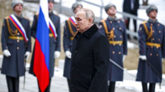 Putin amenaza a Occiente en la conmemoración de Stalingrado