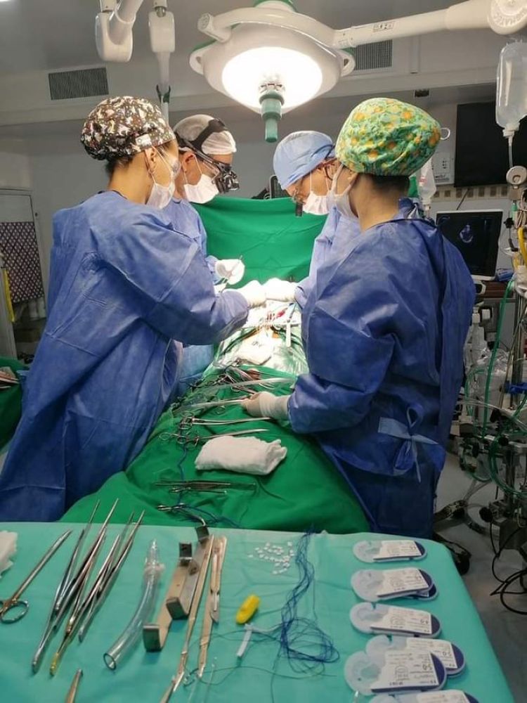 Exitoso trasplante de corazón salva vida de una joven