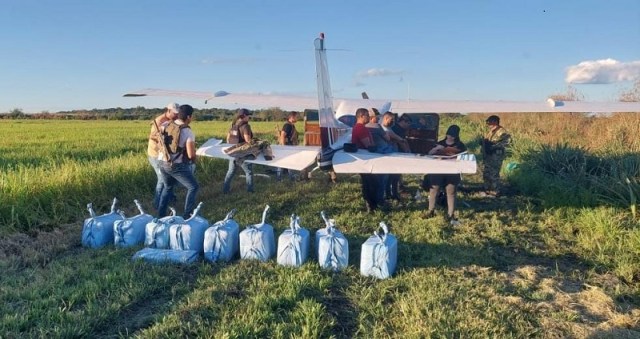 Operación Aurora: Trasladan a Asunción cocaína y 6 detenidos en Misiones