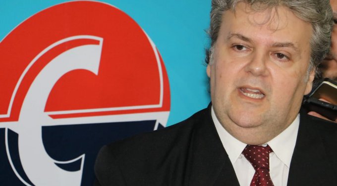 Sante Vallese, mentor de otro feroz episodio de entreguismo: el remate de VOX