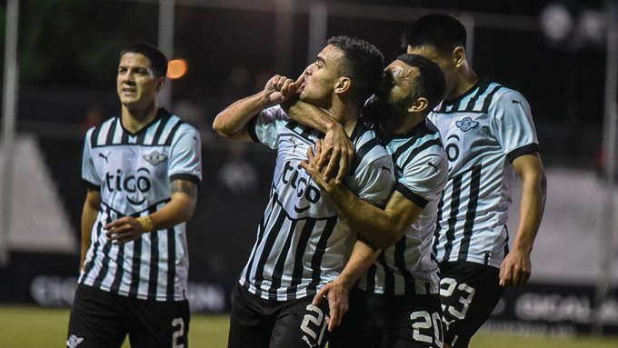 Libertad se lava la cara volviendo al triunfo