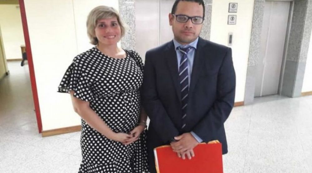 Mientras movían dinero, cobraban también sus honorarios por servicios a Messer