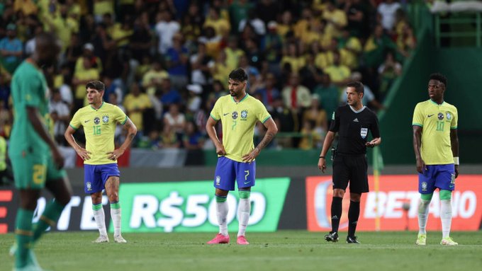 Senegal se impone a un Brasil que ansía a Ancelotti