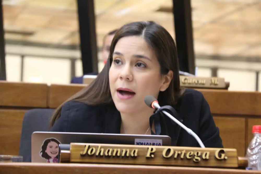 Legisladores se pronuncian contra el incremento salarial para el Ejecutivo