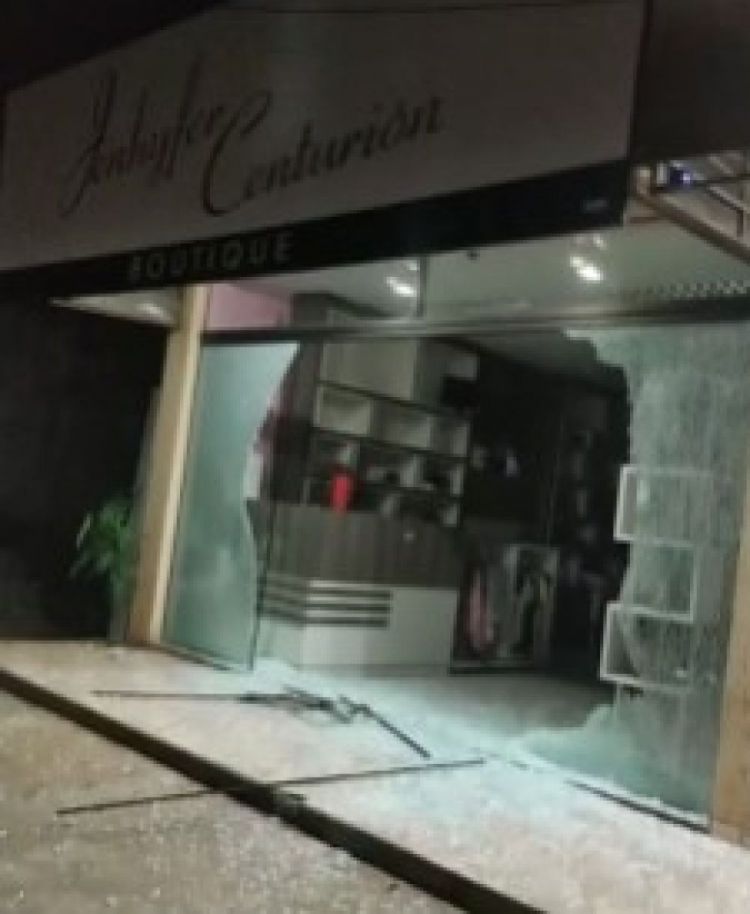 Boutique fue nuevamente blanco de varios disparos en Pedro Juan Caballero