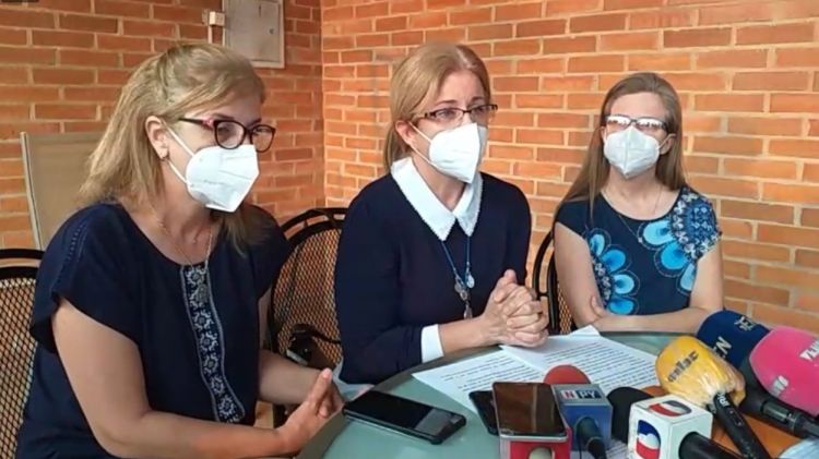 Hijas de Oscar Denis declaran que "viven una agona que no se puede explicar"