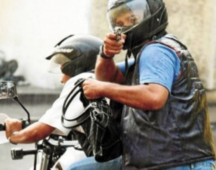 Diputados debaten sobre "Ley anti motochorros" con ministro del Interior