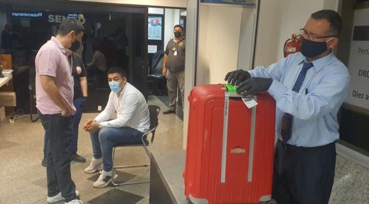 Paraguayo pretendía viajar a Madrid con cocaína