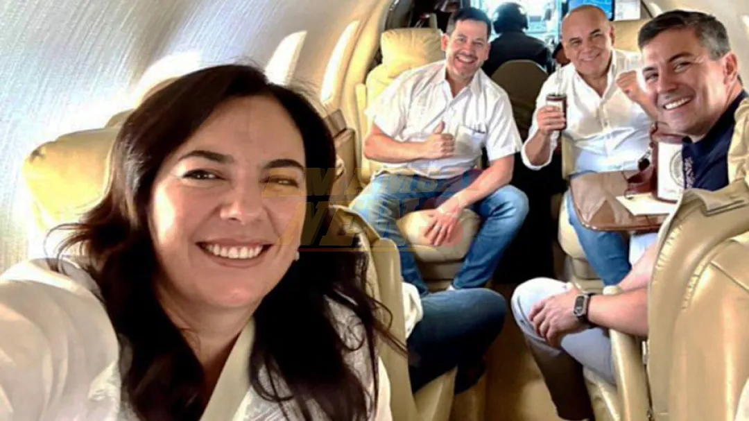 Santi prepara maletas mientras piden detalles de todos sus viajes