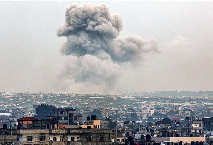 Israel sigue con los bombardeos en Gaza y la tensión crece en frontera con Líbano