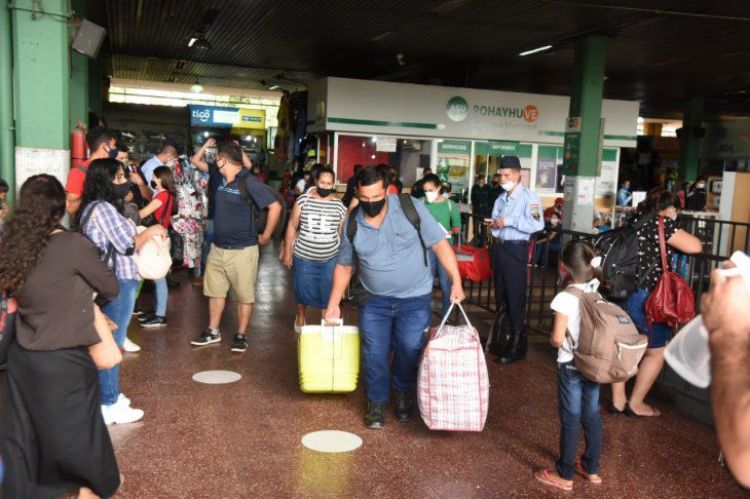 Médico expresa su indignación por masivo éxodo hacia el interior