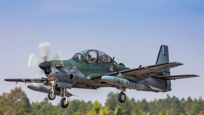 Santi autoriza compra de aeronaves para lucha contra el narcotráfico