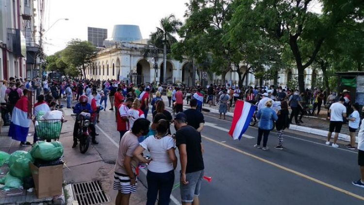 Protesta ciudadana por falta de medicamentos e insumos