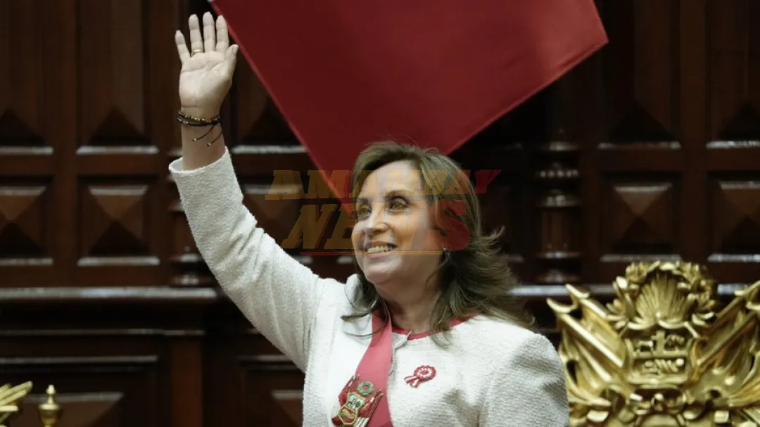 Boluarte acepta su destitución y abandona palacio presidencial sin destino conocido