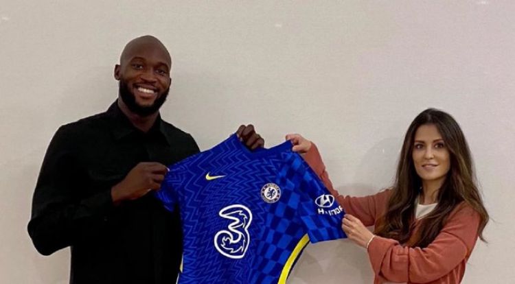 Romelu Lukaku firma con Chelsea por cinco temporadas