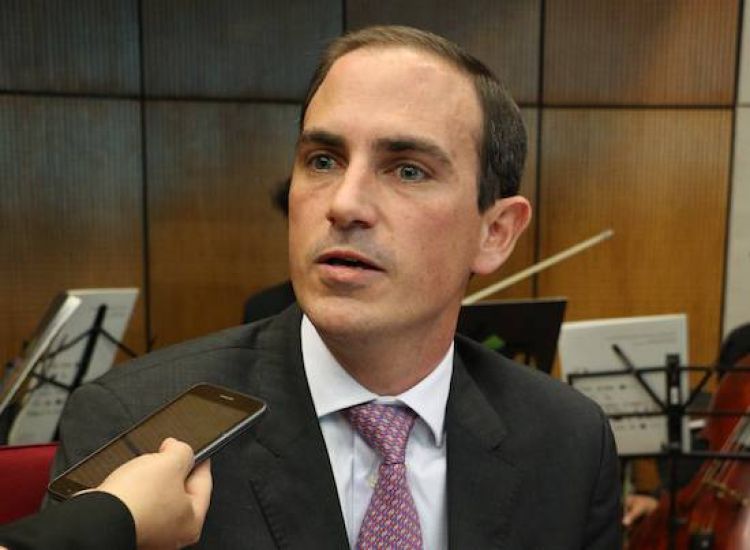 "Lo que se busca es despolitizar al IPS", sostiene Rasmussen