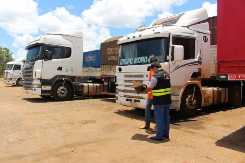 Camioneros denuncian irregularidad laboral durante controles en rutas
