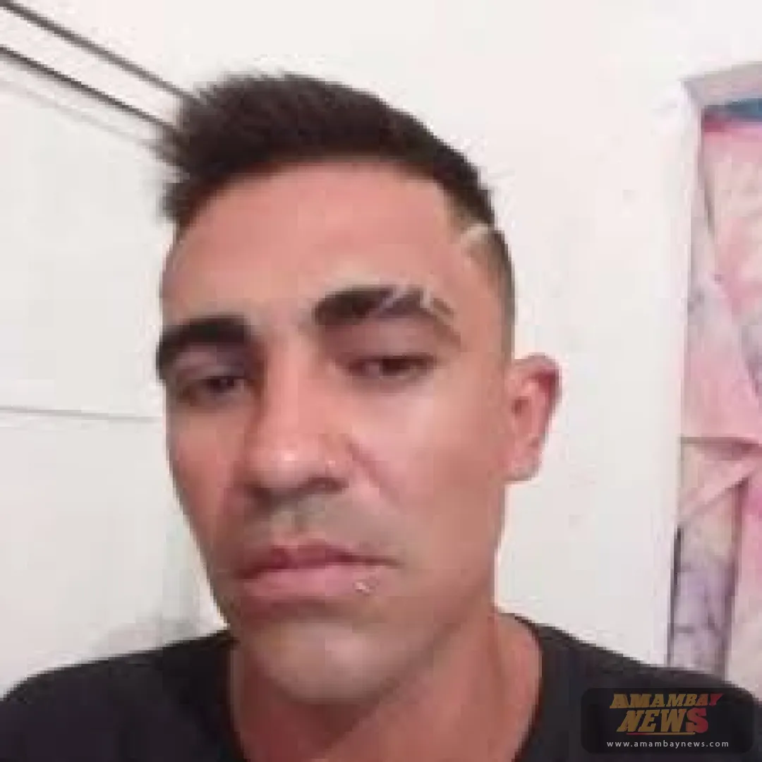 Sentado en su patio hombre recibe siete disparos en Bela Vista