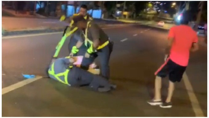 Brutal pelea entre ciudadano y efectivos de la Patrulla Caminera