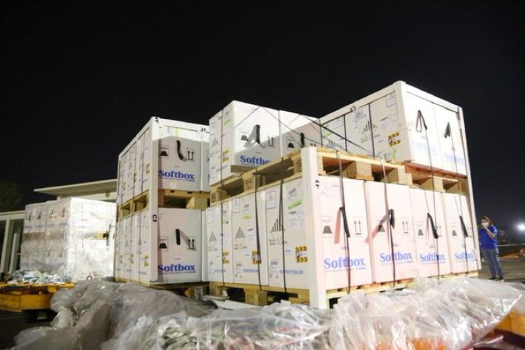 Llegaron las 466.830 Pfizer donadas por Alemania
