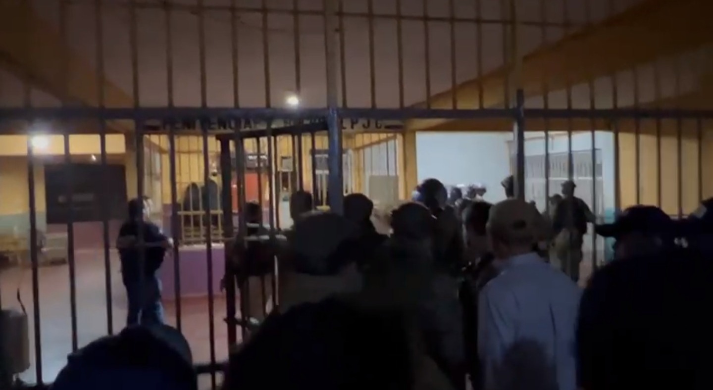 Allanan varias penitenciarías tras asesinato de exdirector de institutos penales