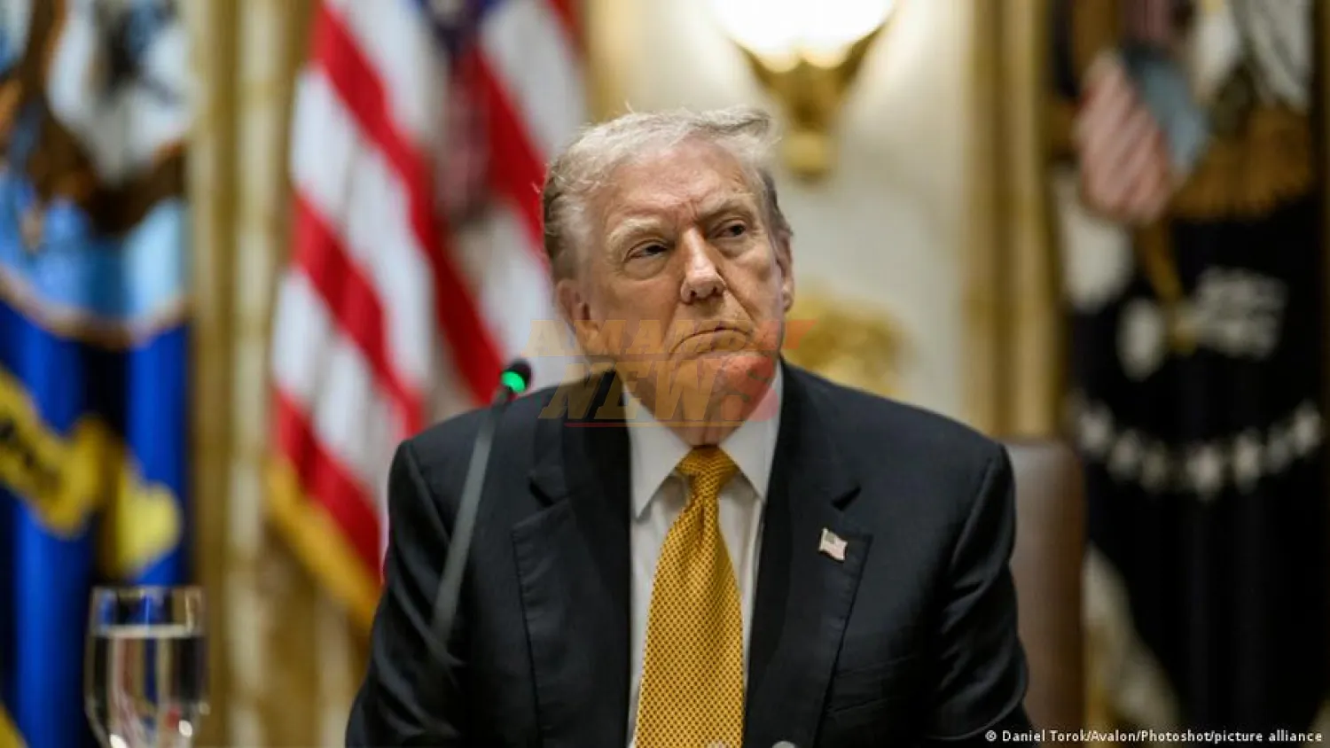 Trump firma ley para divulgar archivos del caso Epstein