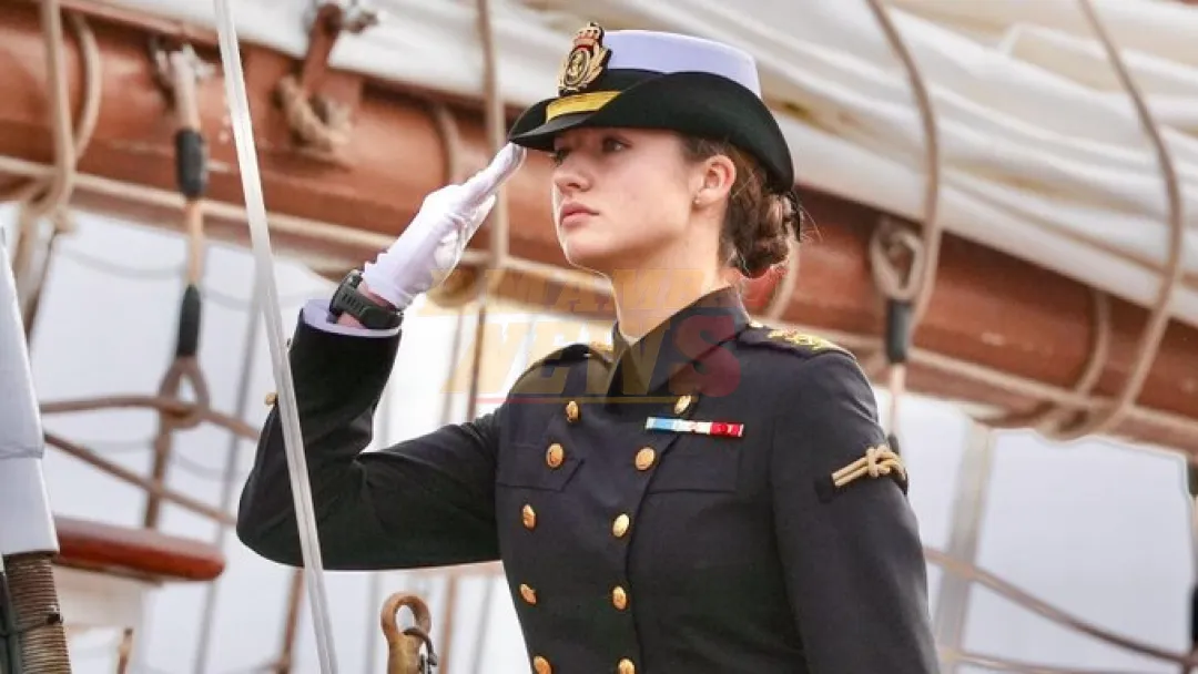 La princesa Leonor de España embarca en un buque escuela para su instrucción militar