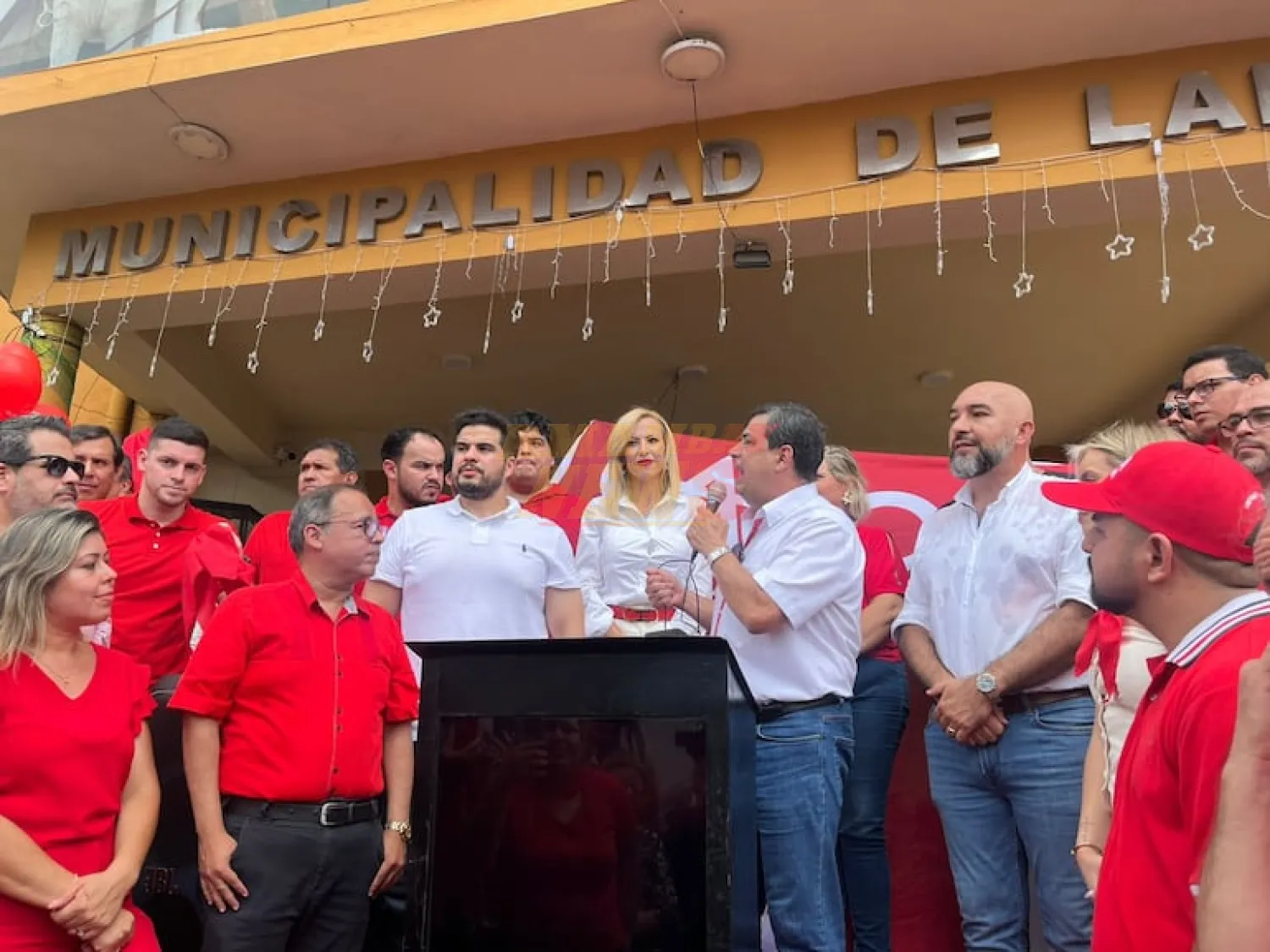 Con frondoso prontuario, precandidata de Lambaré promete transparencia