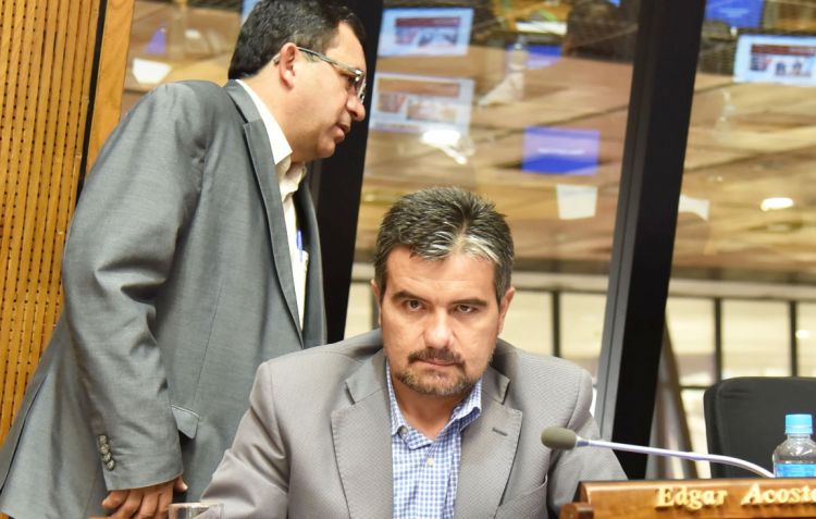 AUDIO: El fútbol y las tabacaleras deben entrar en la lista de investigación de lavado de dinero, afirman