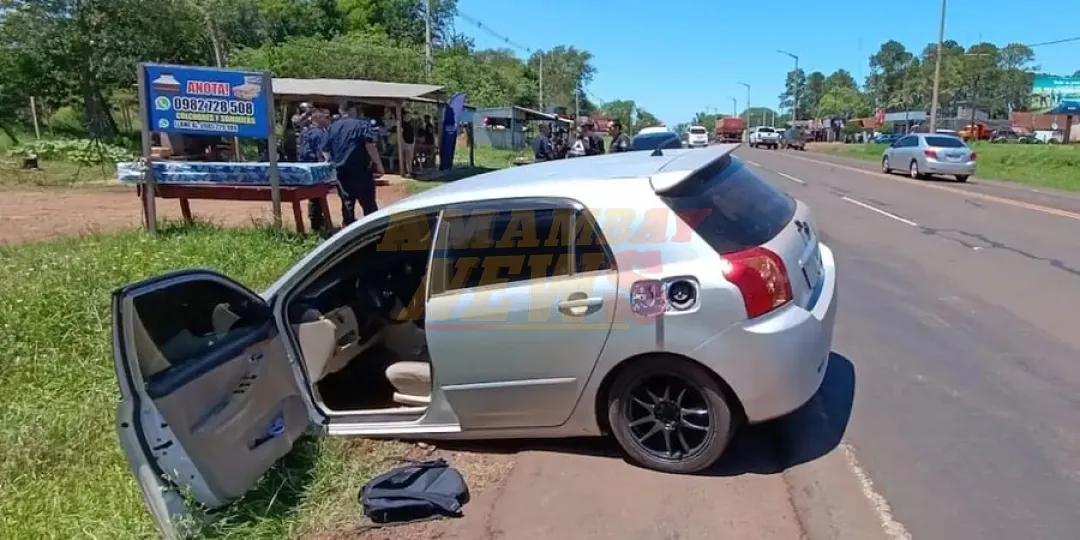 Persecución policial acaba en abandono de vehículo robado en Itapúa